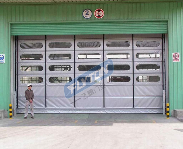 大型堆積門